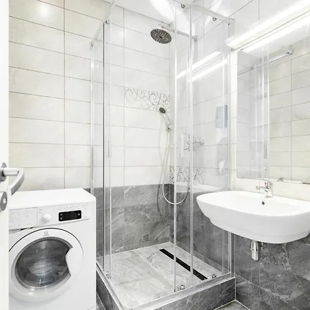 Rentero Central Two Bedroom Apartment In Prague - Two Bathroom - Parking *