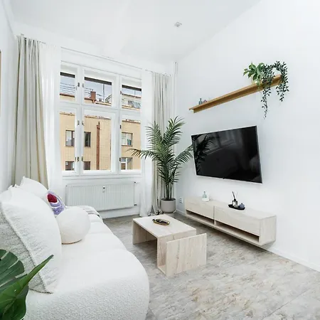 Rentero Central Two Bedroom Apartment In Prague - Two Bathroom - Parking Appartement *