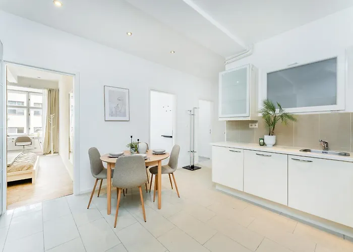 Rentero Two Bedroom In - Two Bathroom - Parking