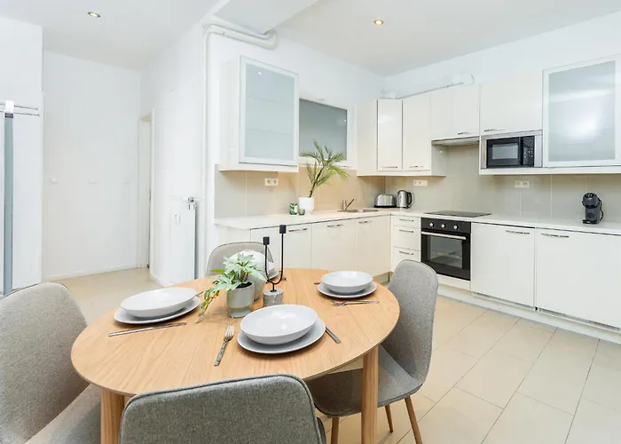 公寓 Rentero Two Bedroom In - Two Bathroom - Parking