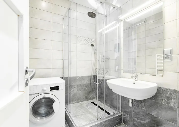 Rentero Two Bedroom In - Two Bathroom - Parking *