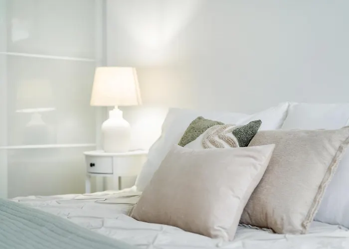 Rentero Two Bedroom In - Two Bathroom - Parking 布拉格