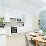 Rentero Two Bedroom In - Two Bathroom - Parking Prag
