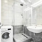 Rentero Two Bedroom In - Two Bathroom - Parking *